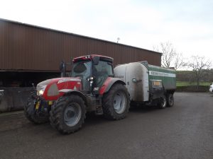 With a Keenan feeder on the back, the X6 machines can work up to 1,300 hours a year, meaning that reliability and low depreciation are key considerations.